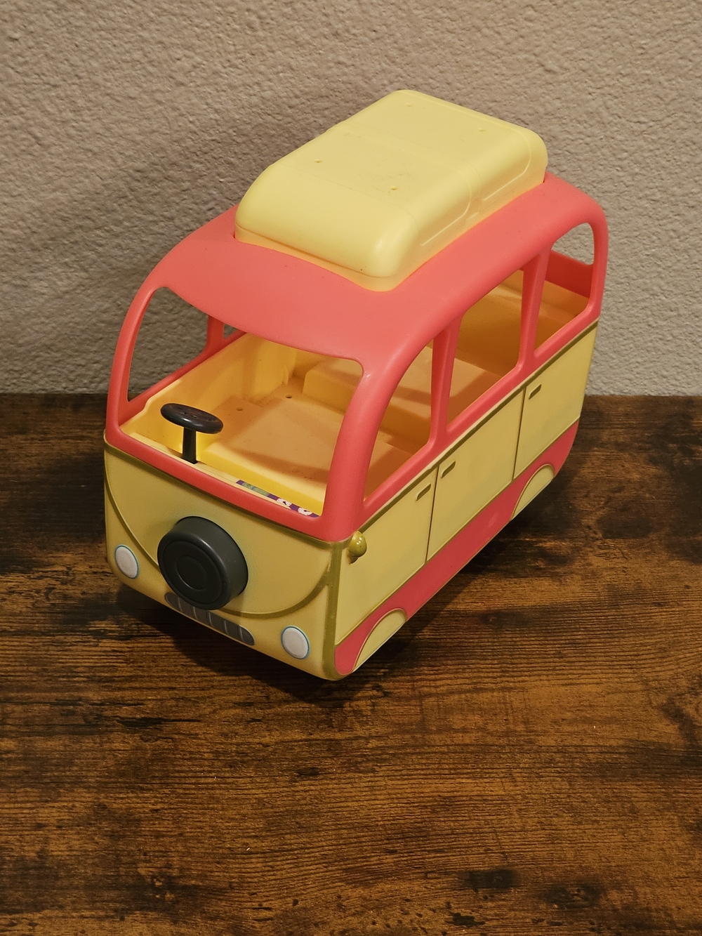 Peppa Pig Peppa Visits Australia Campervan Vehicle Only